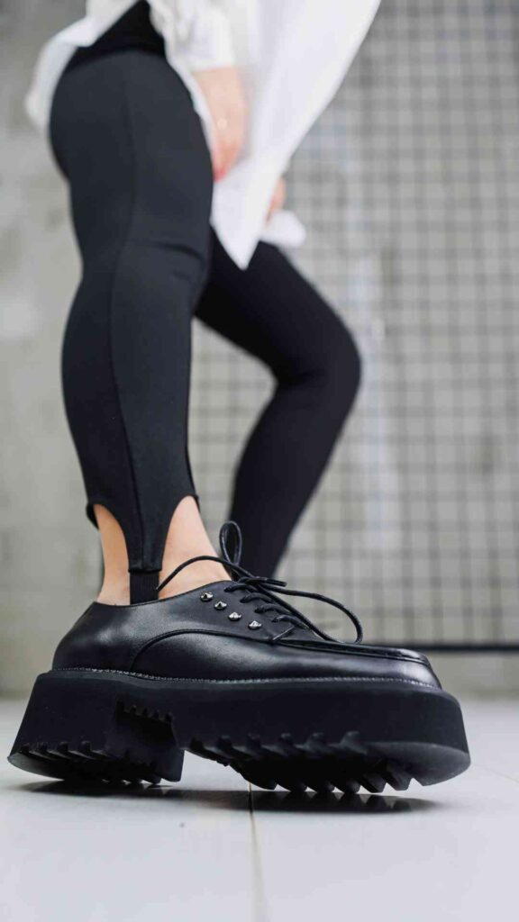 Loafers-or-Ballet-Flats-in-Leather-or-Suede-That-Complete-the-Look-With-Quiet-Sophistication-and-Ease