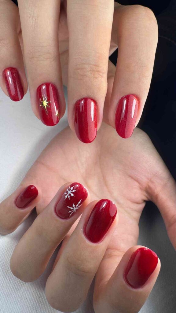 Ombre-Nails-Blending-Red-Into-White-or-Blue-That-Create a-Soft-and-Gradient-Patriotic-Look-With-a-Polished-Finish