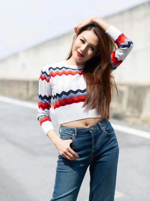 Spring-Sweater-Outfits