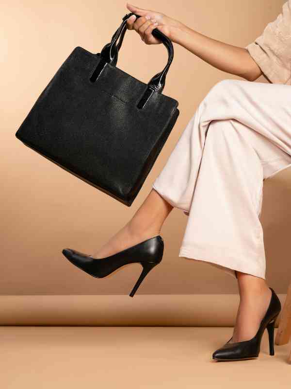 Style-a-Cream-Co-Ord-Set-With-Strappy-Heeled-Sandals-and-a-Structured-Bag-for-a-Polished-Spring-Look