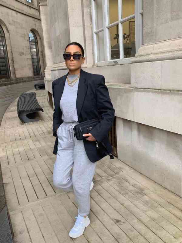 Style-a-Soft-Jogger-Set-With-a-Structured-Blazer-for-a-Cozy-Spring-Look-That-Bridges-Comfort-and-Polish-Beautifully