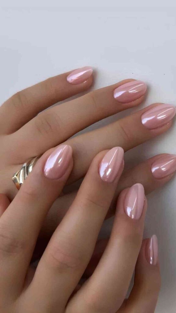The-Glazed-Donut-Finish-in-Spring-Tones-A-Sheer-Luminous-Look-That-Gives-Your-Nails-the-Most-Beautiful-Lit-From-Within