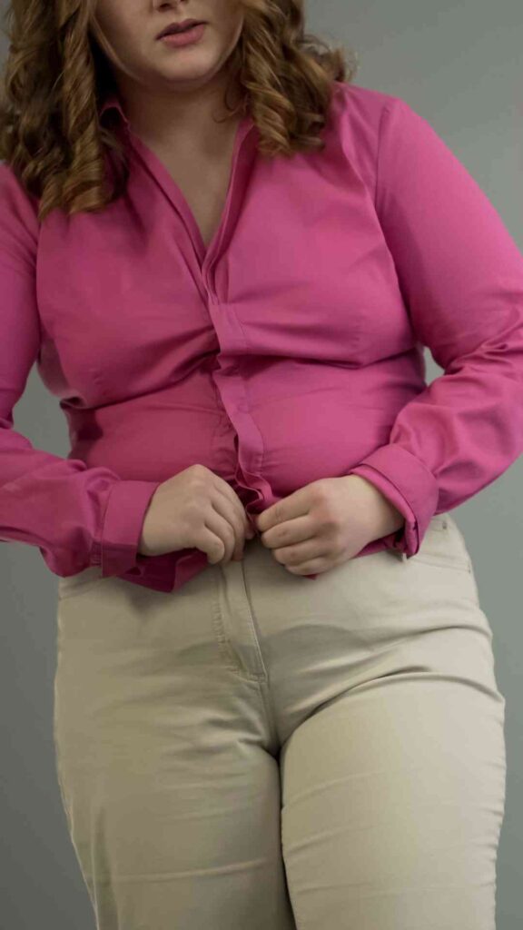 Try-Your-Jeans-With-a-Broderie-Anglaise-or-Lace-Top-for-a-Delicate-Feminine-Look-That-Is-Entirely-Season-Appropriate