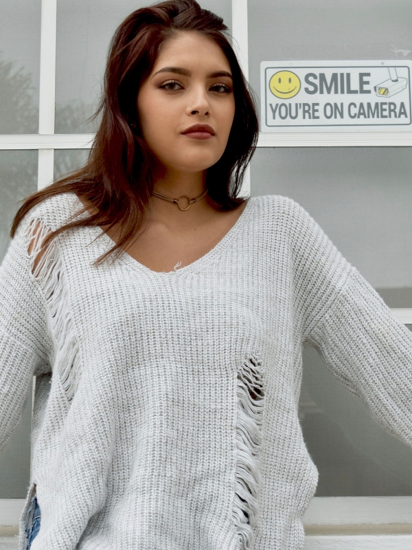 Wear-a-Cropped-Knit-Sweater-With-High-Waisted Wide-Leg-Trouser-for-a-Balanced-Effortlessly-Chic Spring Look