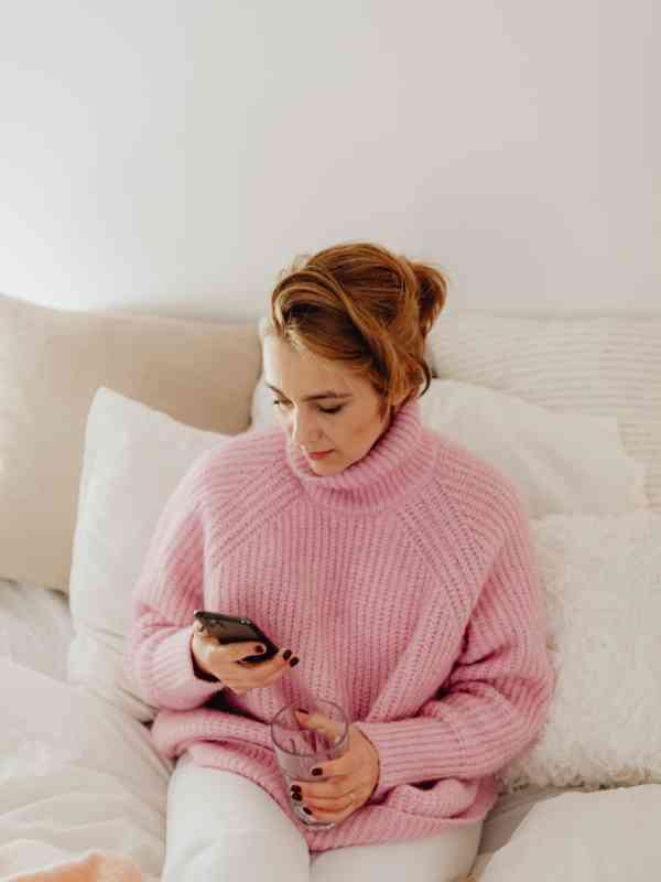 Wear-a-Soft-Knit-Sweater-With-Wide-Leg-Jeans-for-an Easy-Outfit-That-Always-Looks-Considered