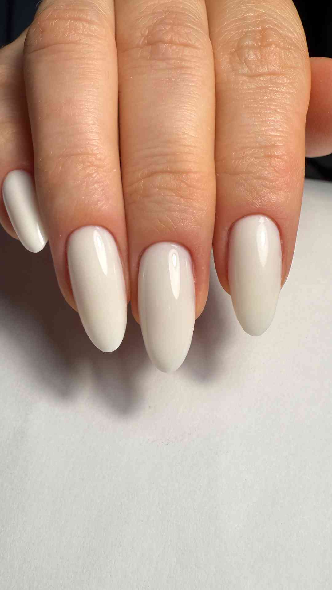 White-and-Cream-Nails-for-Mother's-Day-A Clean-Timeless-Choice-That-Feels-Pure-and-Celebratory