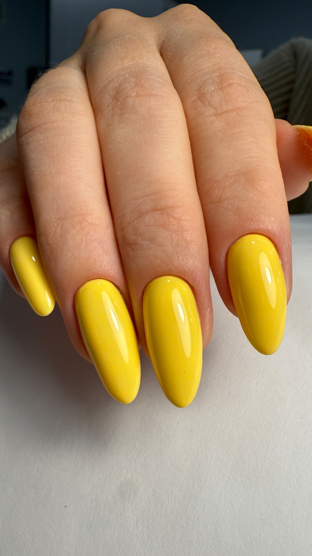 Yellow-Almond-Nail-Ideas