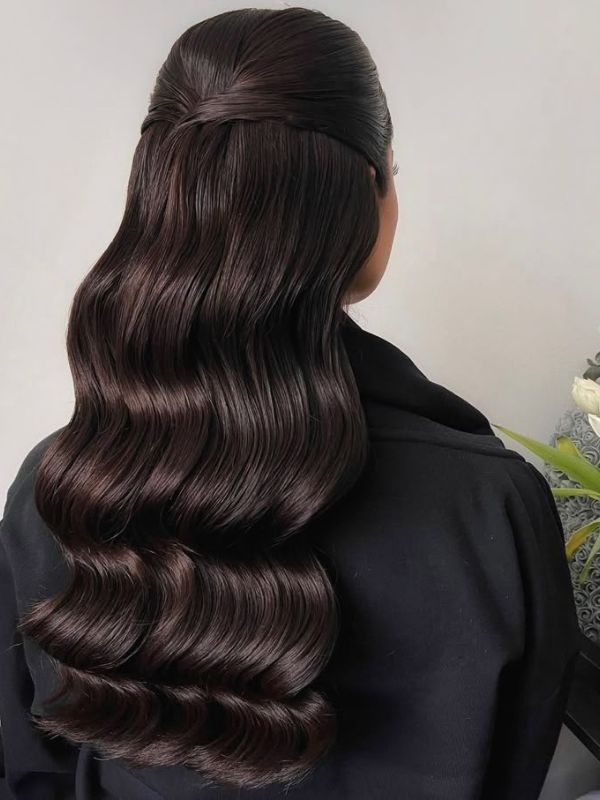 Chic-Hairstyles-For-Thick-Wavy-Hair-To-Try