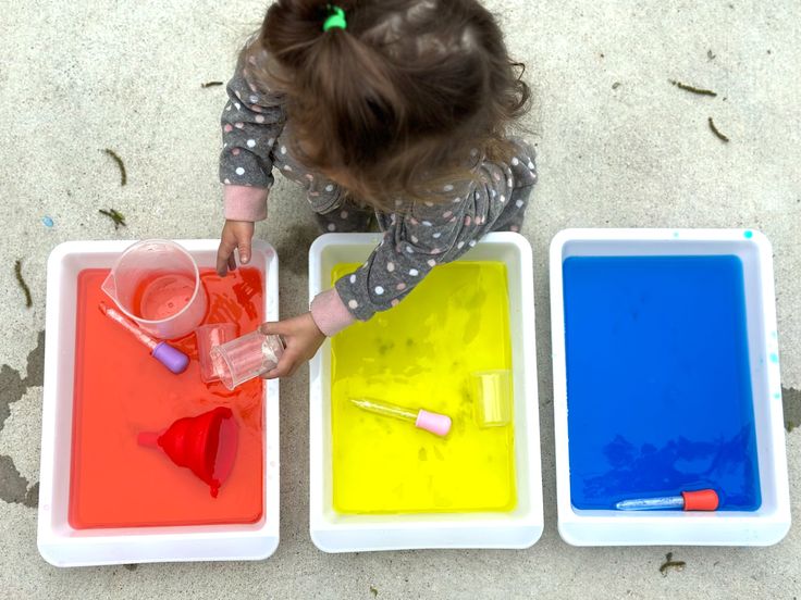 Color-Mixing-Water-Play-Table