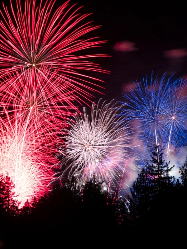 Create-a-Fireworks-Night-Aesthetic-That-Makes-the-Evening-Hours-of-The-Fourth-Feel