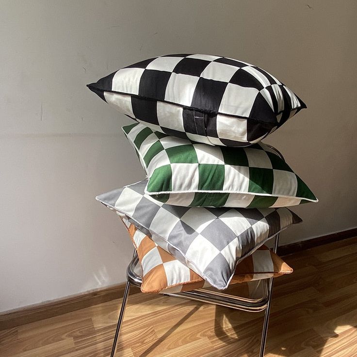 DIY-Checkerboard-Pillow-Covers