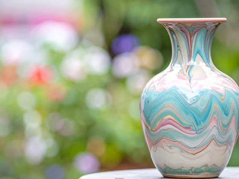 DIY-Faux-Ceramic-Vases-Fun-DIY-Crafts-for-Teens.