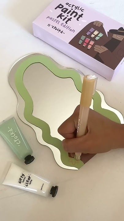 DIY-Squiggle-Mirror-Art-Fun-DIY-Crafts-for-Teens.