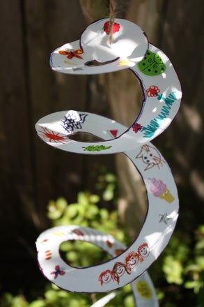 DIY-Wind-Spinners-from-Paper-Plates