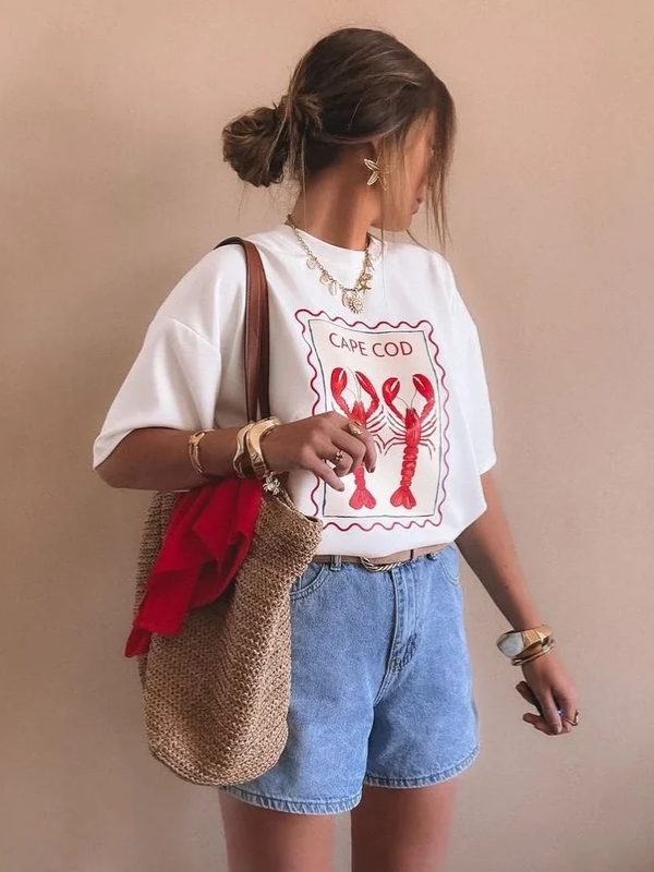 Denim-Cutoffs-With-a-White-Broderie-Blouse-and-Red-Accessories