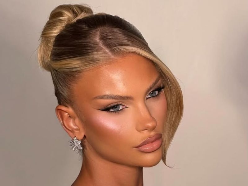 Featured-image-on-Ponytails-For-Curly-Hair