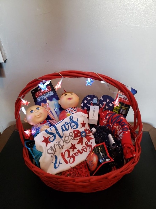 Give-a-4th-of-July-Themed-Baby-Gift-That-the-Mama-Will-Actually-Use-and-Adore