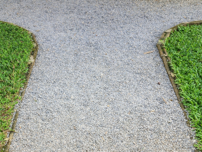 Gravel-DIY-Walkways-Paths-Cheap