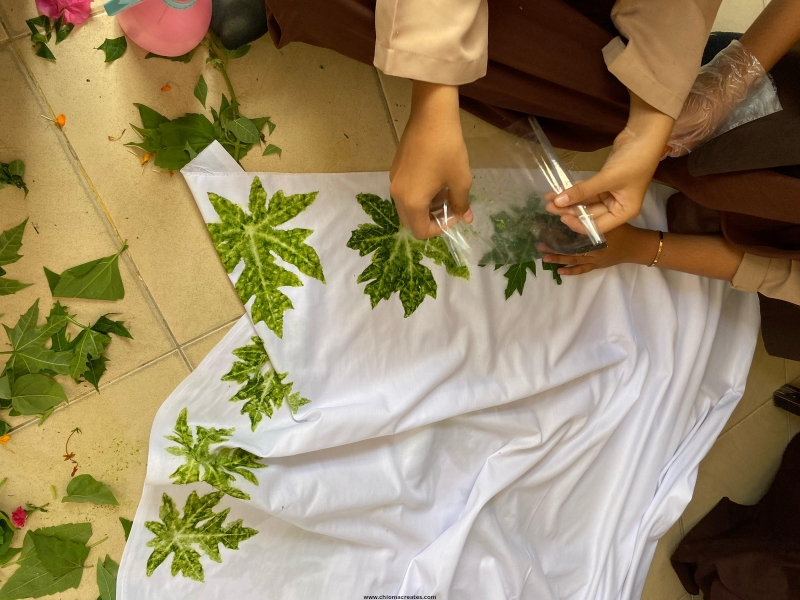 Leaf-Printing-on-Fabric-or-Paper-Outdoor-Crafts-for-Kids.