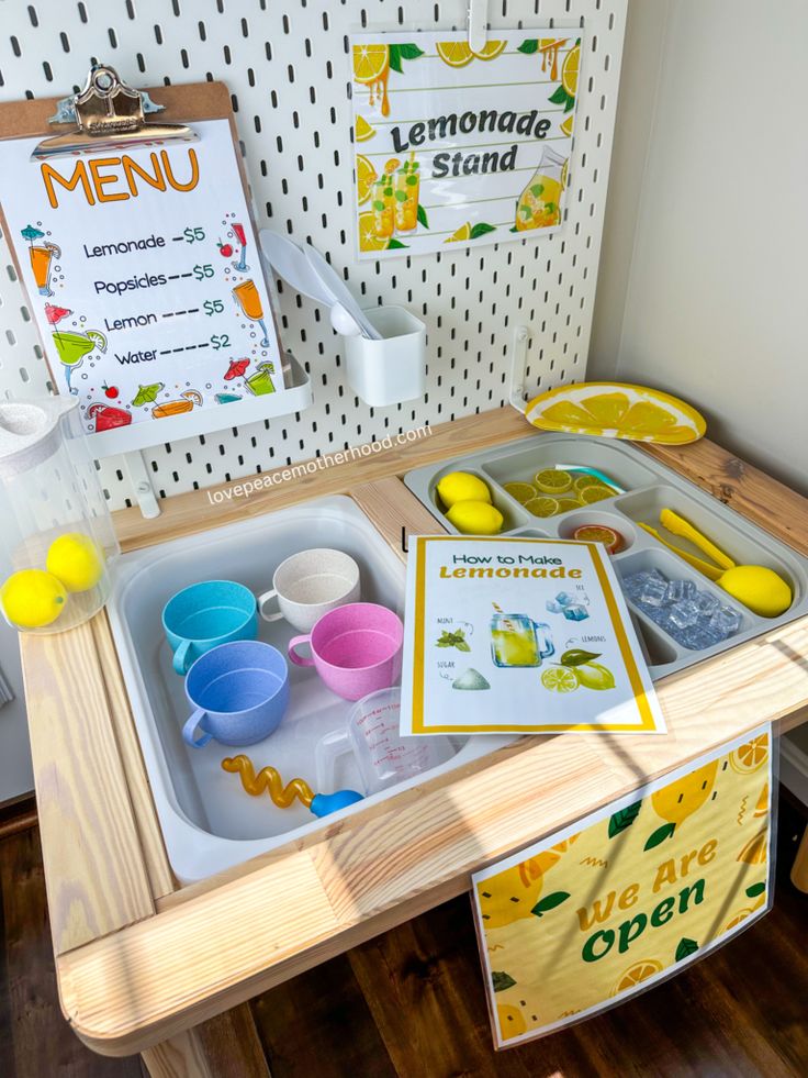 Lemonade-Stand-Pretend-Play-Water-Table