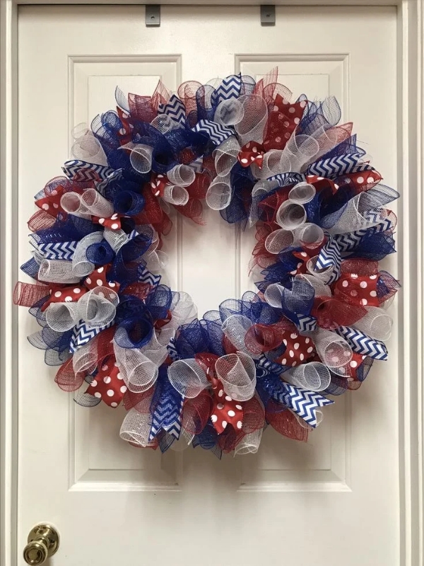Make-a-Deco-Mesh-Ribbon-Wreath-in-Red-White-and-Blue