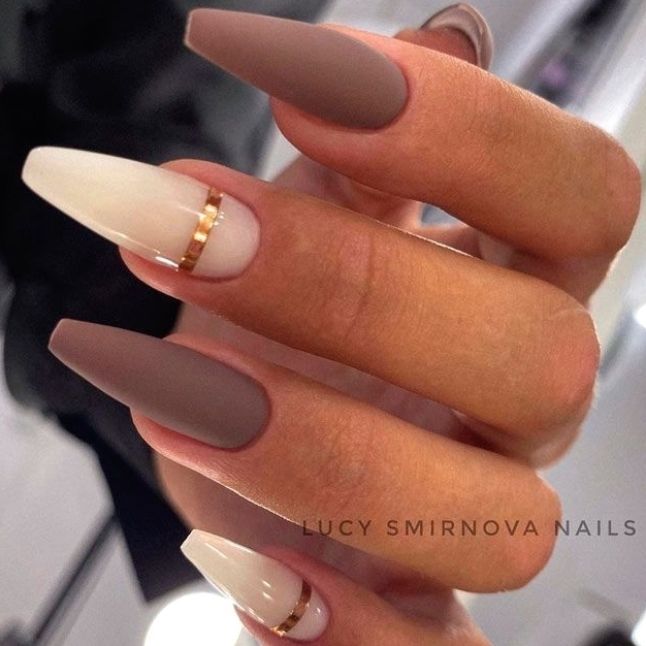Matte-Coffin-Nails-With-Gloss-Accents.