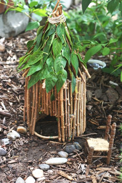 Mini-Fairy-Houses-from-Garden-Materials.