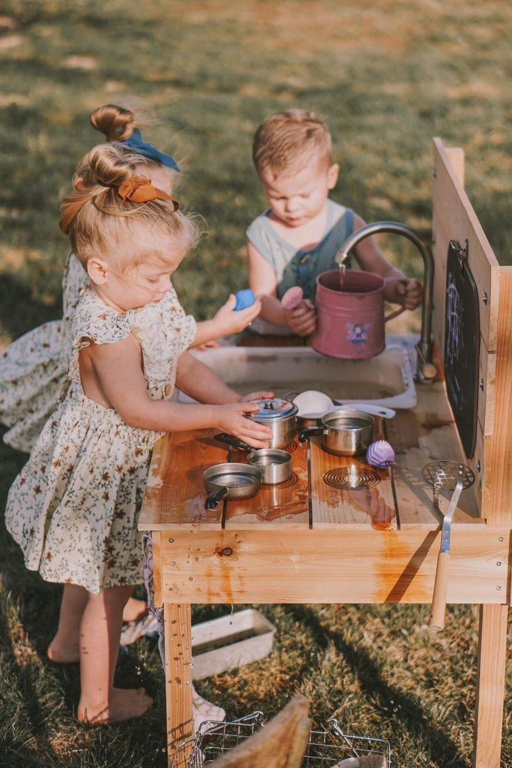 Mud-Kitchen-and-Water-Table-Combo