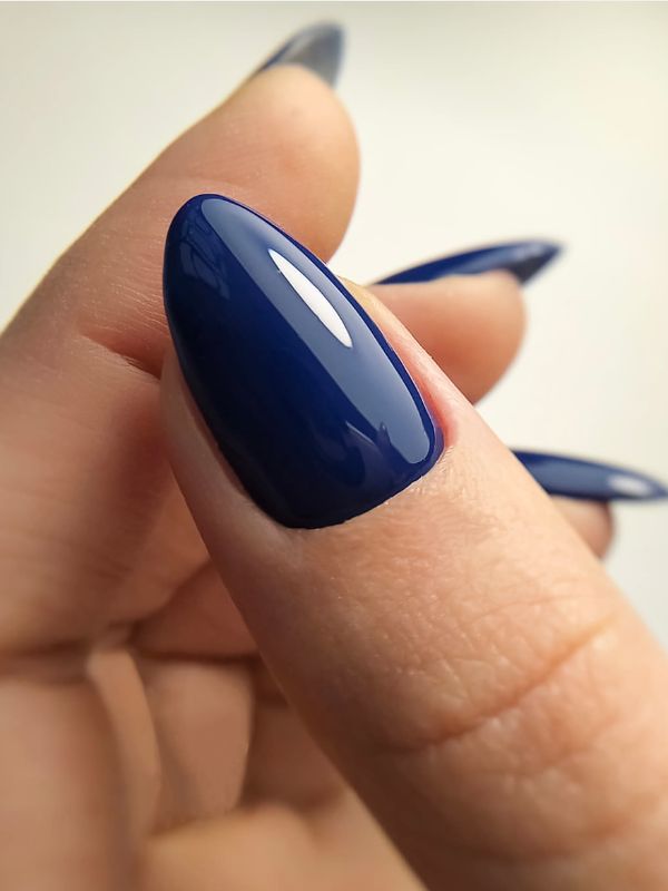 Navy-Blue-Nails-With-White-Stars-for-a-Deep-and-Striking-Holiday-Set