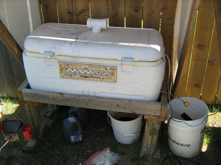 Old-Cooler-Turned-DIY-Worm-Compost-Bin