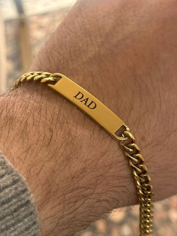 Personalised-Dad-Bracelet-That-He-Wears-as-a-Daily-Reminder-of-Who-He-Is-Meaningful-First-Father’s-Day-Gifts