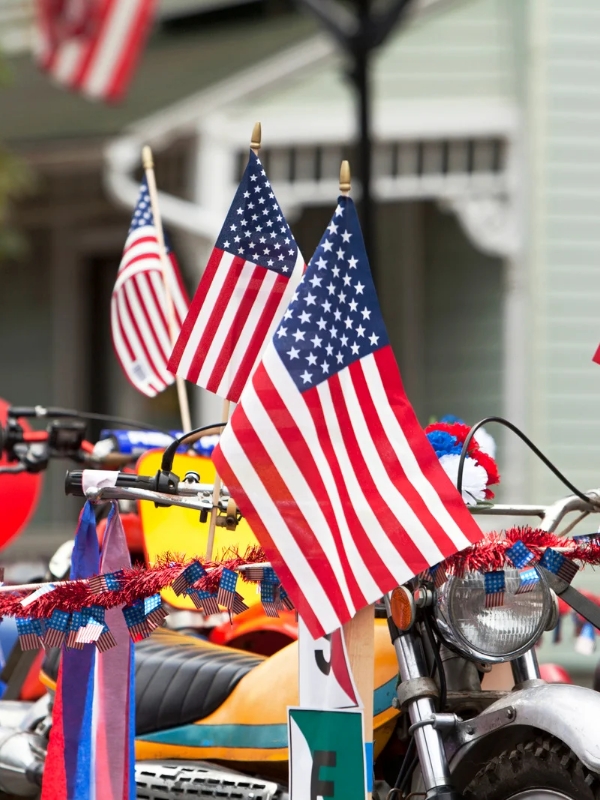 Styling-Your-Outdoor-Entertaining-Area-With-a-Patriotic-Table-Setting