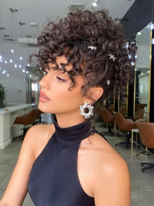The-Curly-Pinned-Back-Look