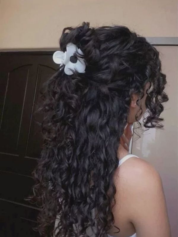 The-Half-Up-Curl-Clip
