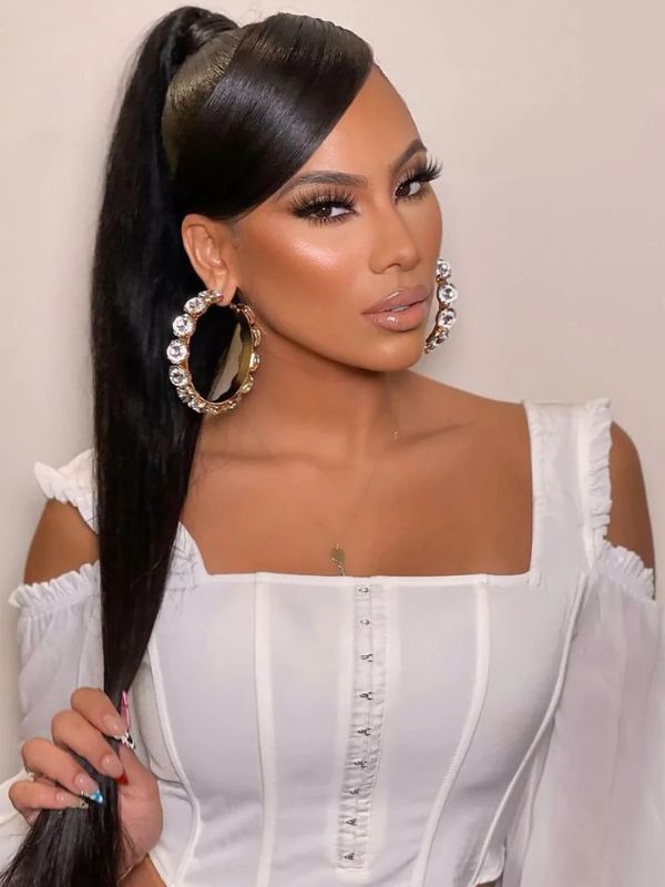 The-Side-Pony-With-Volume-Ponytails-For-Curly-Hair