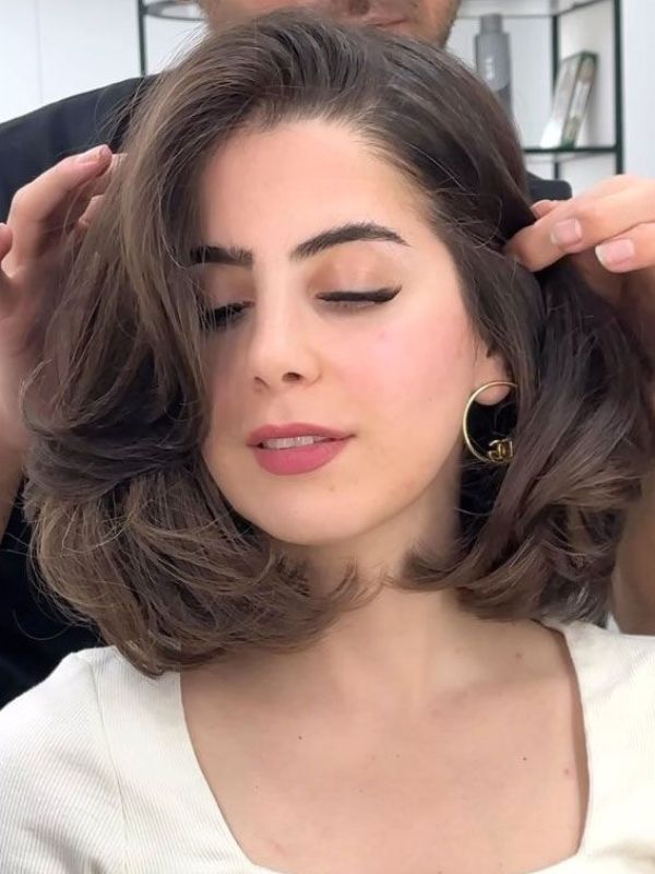 The-Side-Swept-Layers-Flattering-Short-Layered-Hairstyles-That-Are-Easy-To-Style
