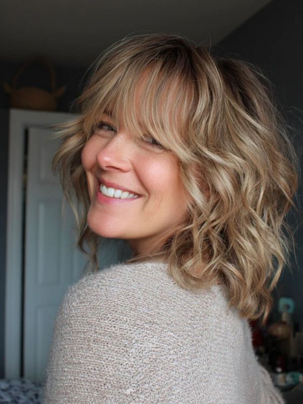 The-Soft-Wavy-Bangs-With-Waves