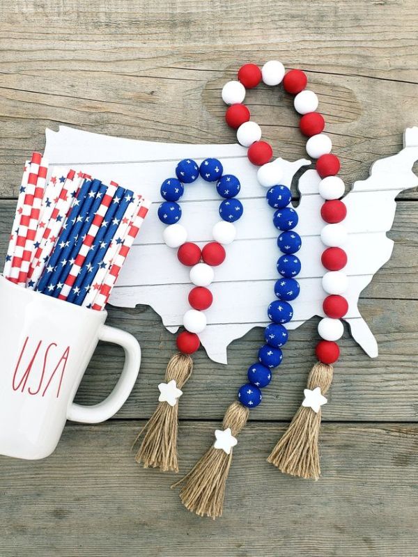 Wood-Bead-Garland-in-Red-White-and-Navy-for-a-Beautiful-Mantel-or-Shelf-Display
