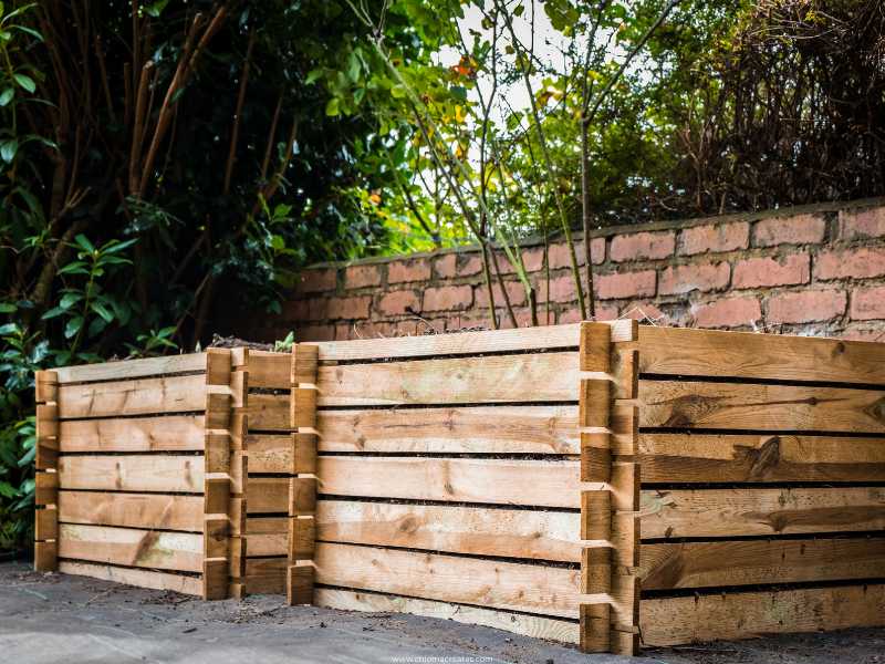 Wooden-Pallet-DIY-Worm-Compost-Bin