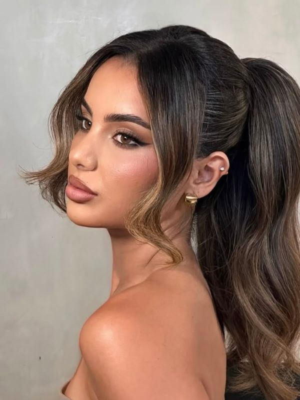 The-Glamorous-Curled-Pony-Popular-Party-Hairstyles-That-Are-Easy-To-Style