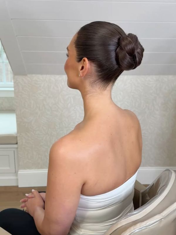 The-Slicked-Back-Bun