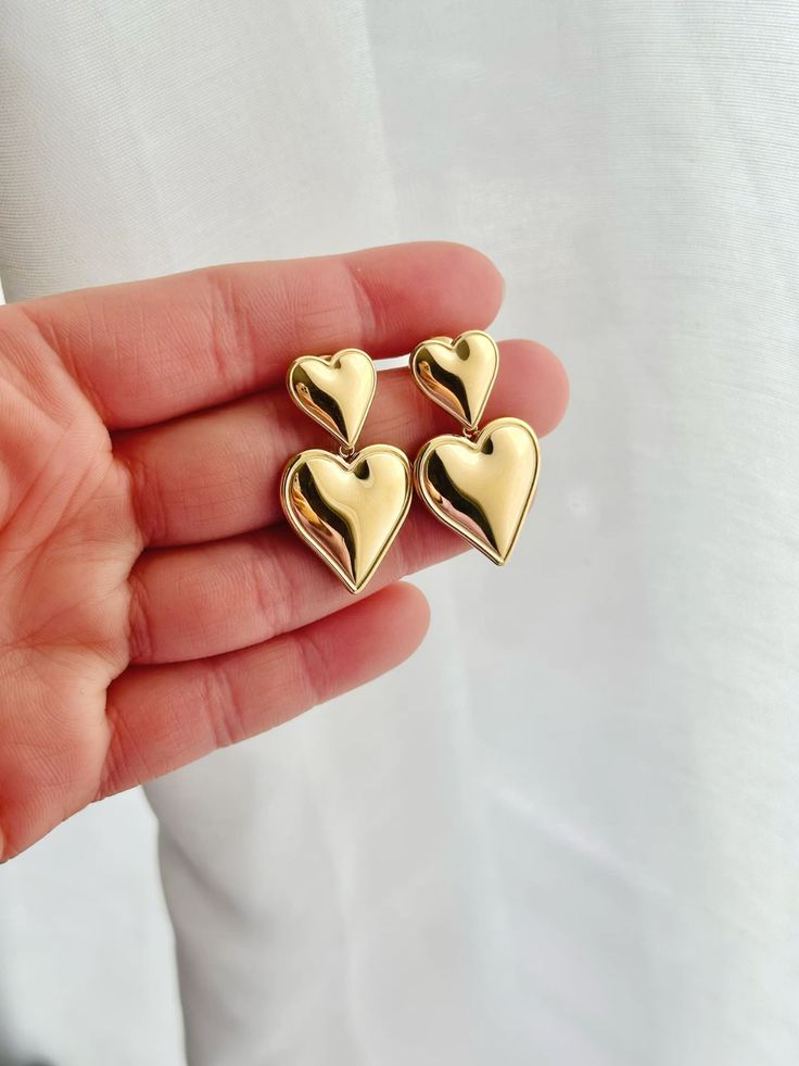 Before-Following-Earring-Trends-Know-What-Makes-a-Pair-Worth-Wearing