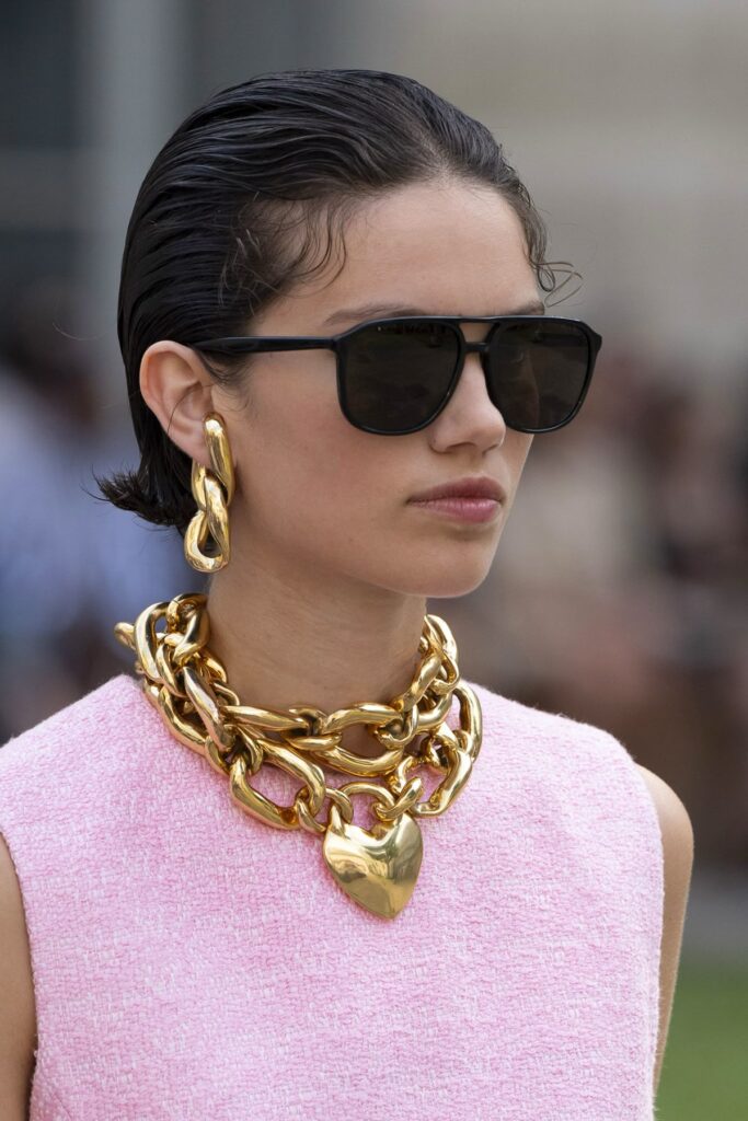 Earrings-That-Actually-Work-With-Your-Face-Shape.
