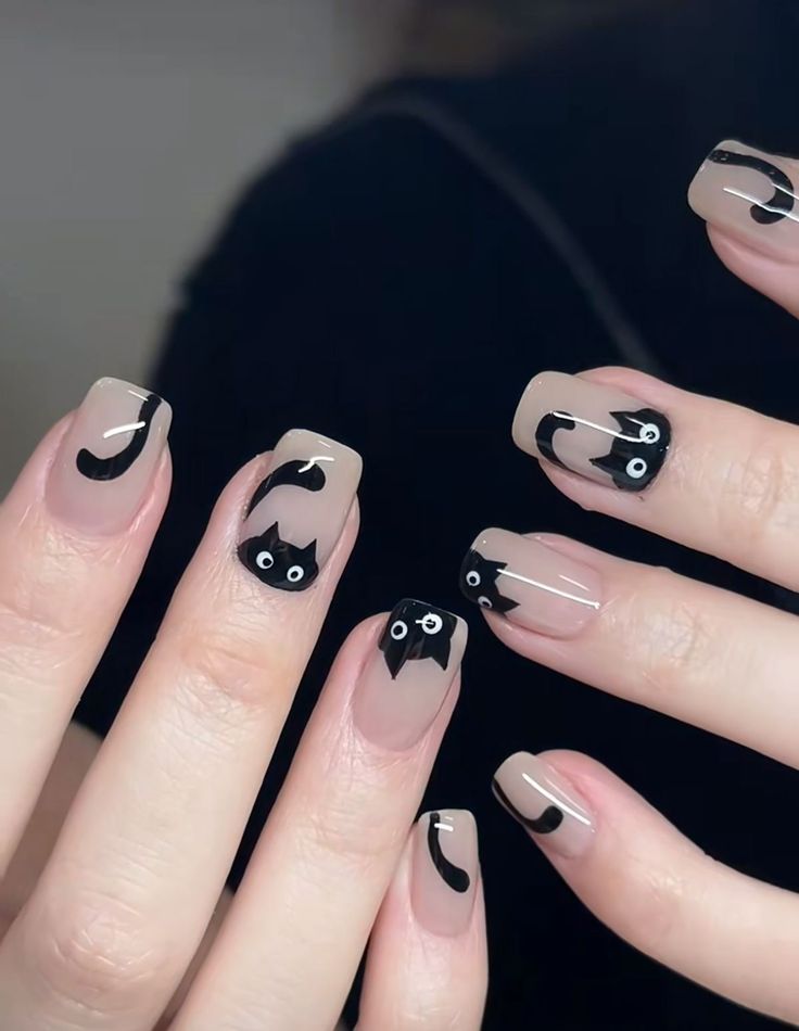 Halloween-Finger-and-Toe-Nail-Ideas