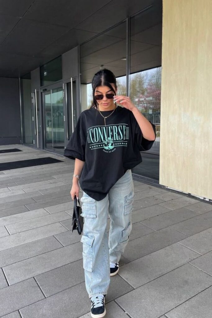 How-Sleeve-Length-Can-Make-or-Break-Oversize-T-Shirts-Outfits.