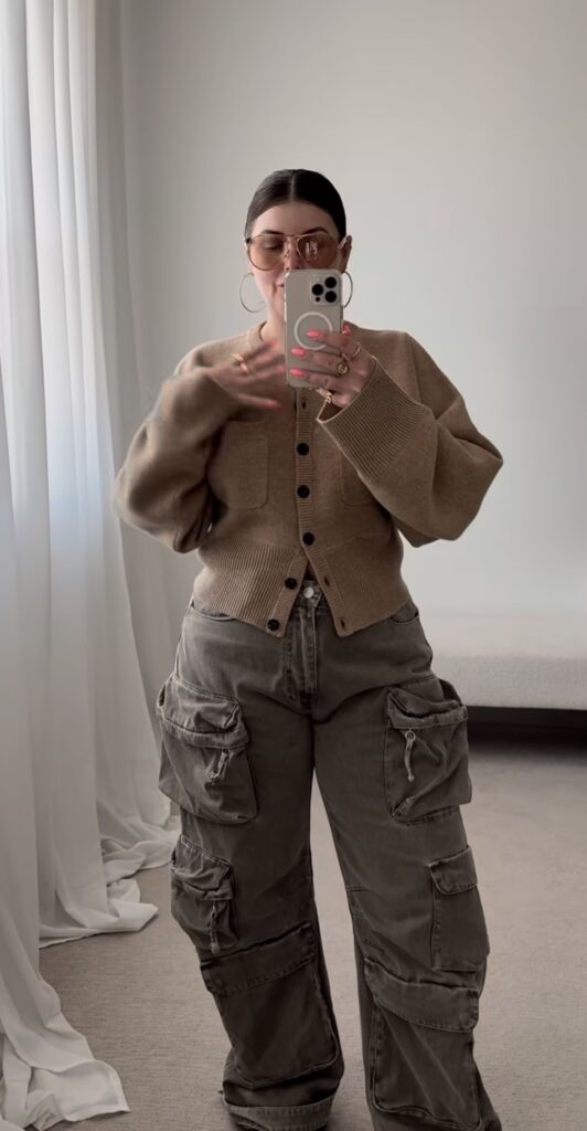 Lightweight-Cardigan-Cargo-Pants-Minimalist-Sneakers-Cargo-Outfit-Ideas