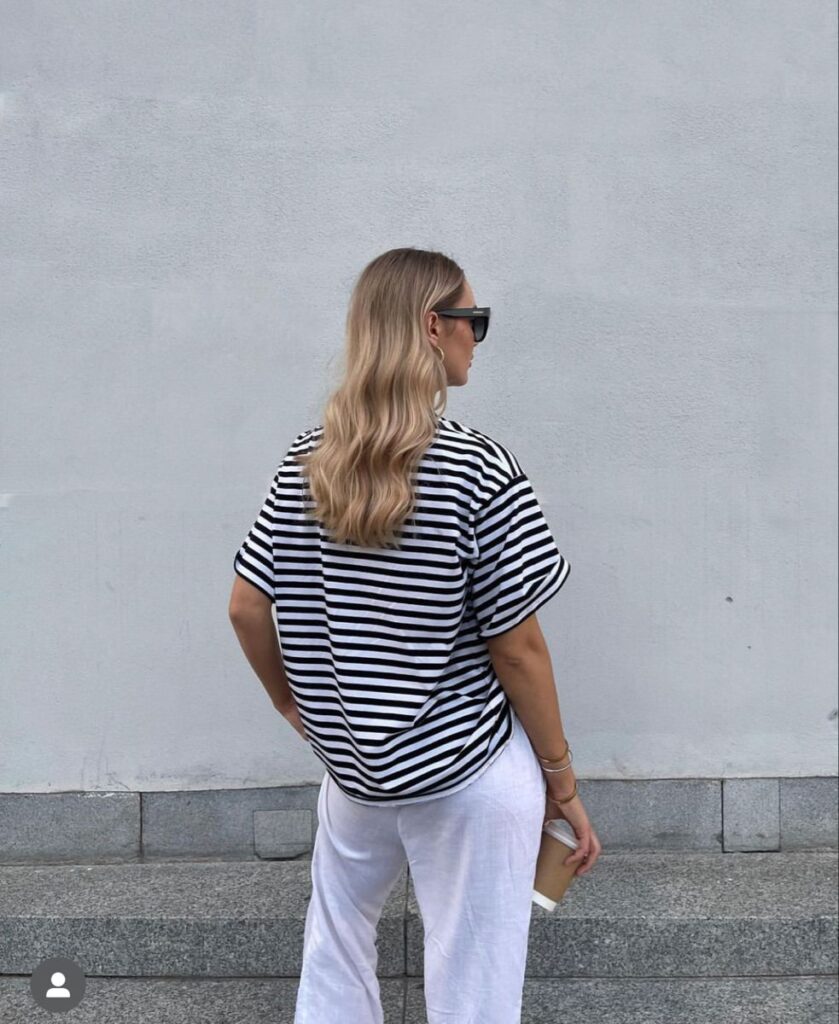 Oversized-Striped-T-Shirt-White-Jeans.