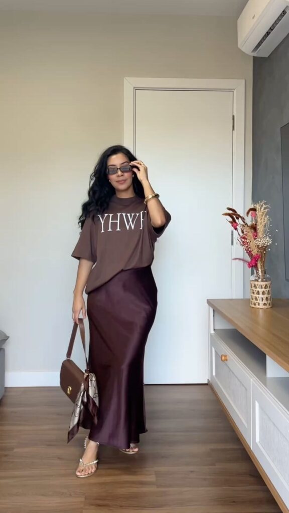 Oversized-T-Shirt-Slip-Skirt.-Oversize-T-Shirts-Outfits.
