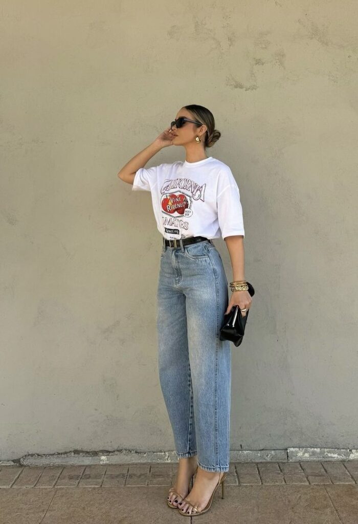 Oversized-White-T-Shirt-Straight-Leg-Blue-Jeans