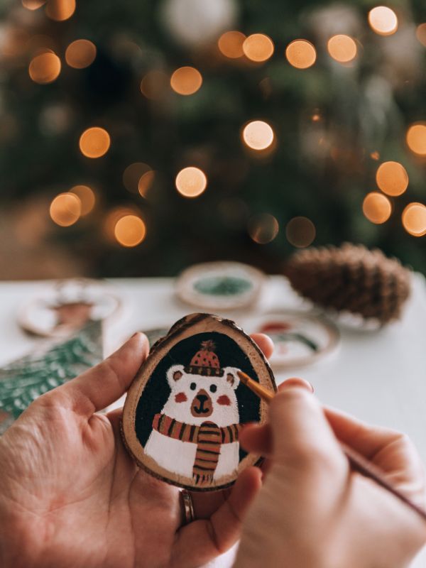 seasonal-christmas-ornaments 